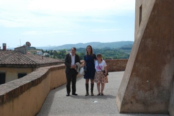 Lari-Oldham, 26 mah2016