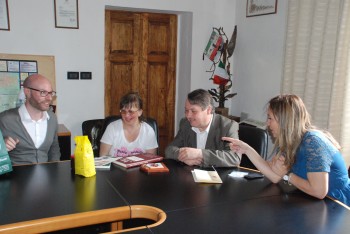 Lari-Oldham, 26 mah2016