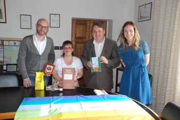 Lari-Oldham, 26 mah2016